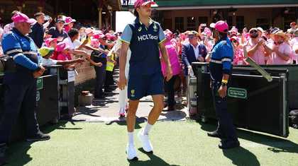 予取予求！库兹马高打板上篮后再命中抛投，已10中7得到16分